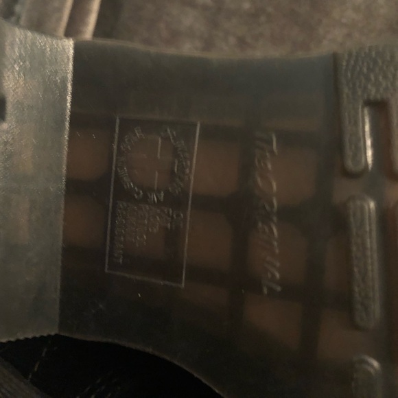 Dr. Marten’s 1460 Pascal Velvet Boot - Picture 4 of 8